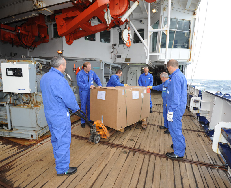 The BAUER MARINER 250 packed on board 