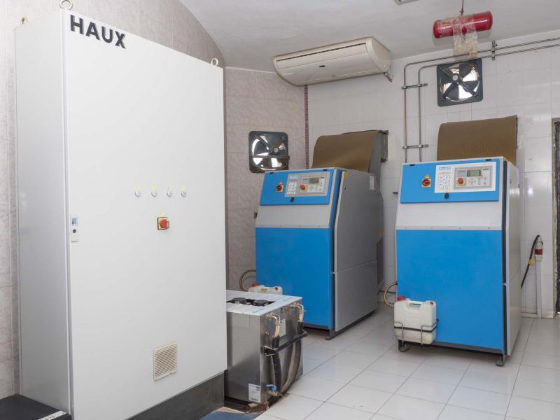 Two high-powered VERTICUS 5 compressors supply breathing air for the new hyperbaric chamber 